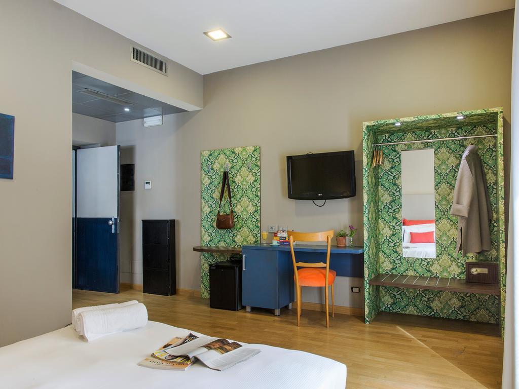 Monti First Hotel Рим Екстериор снимка