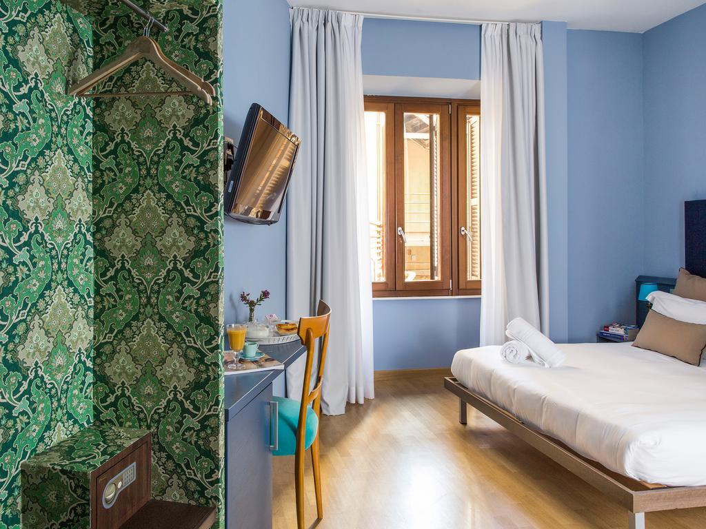 Monti First Hotel Рим Екстериор снимка