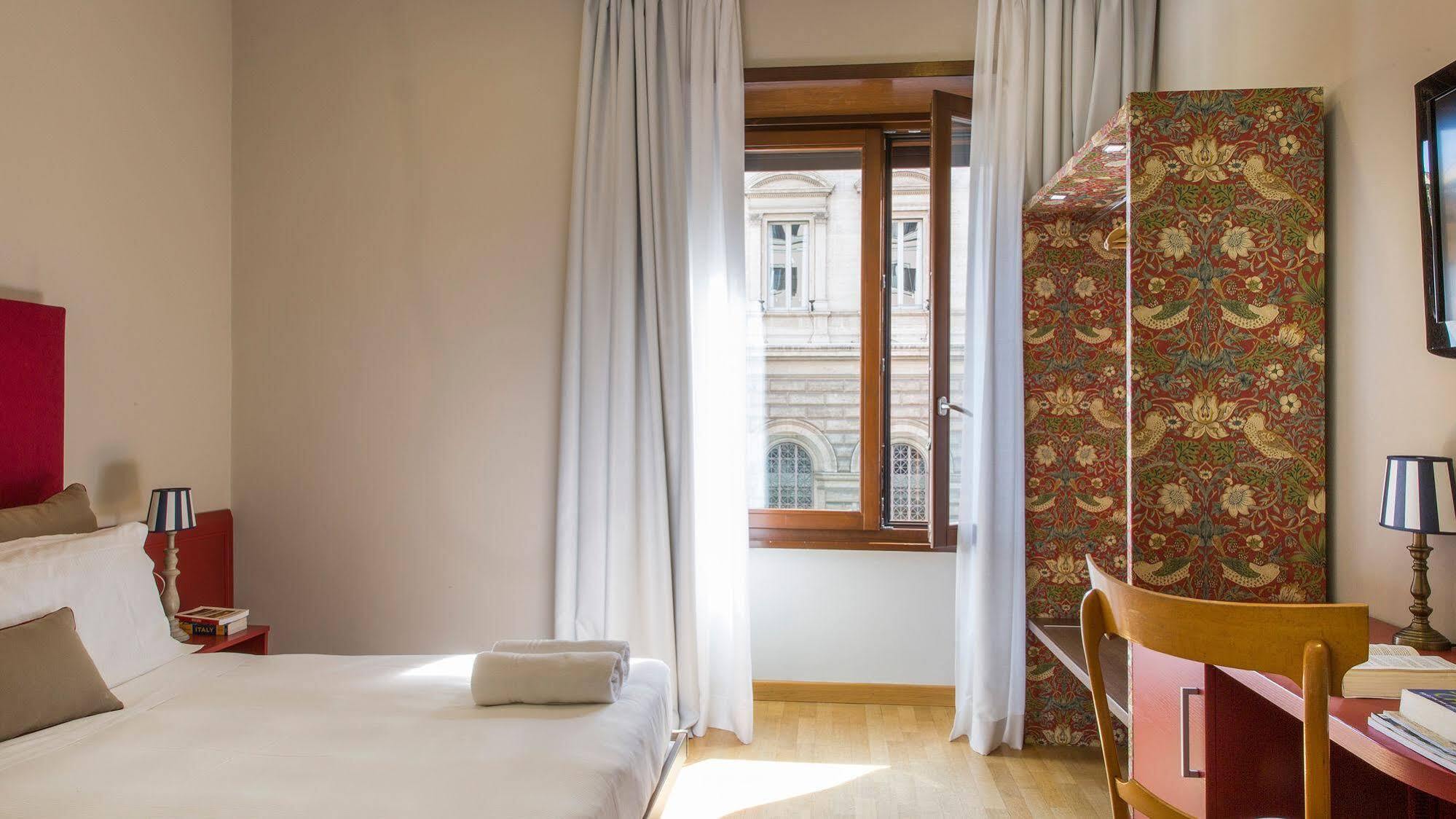 Monti First Hotel Рим Екстериор снимка