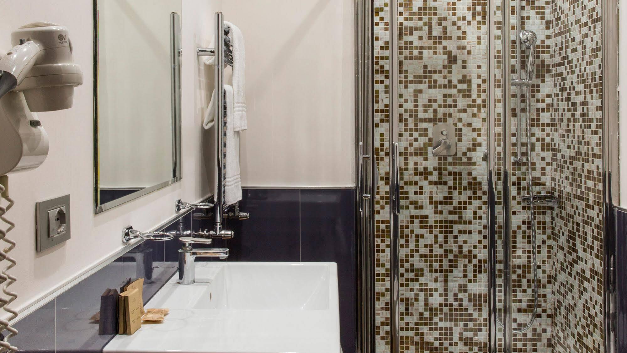 Monti First Hotel Рим Екстериор снимка
